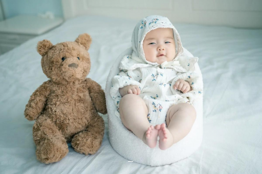 滁州宝宝挠耳朵是怎么回事